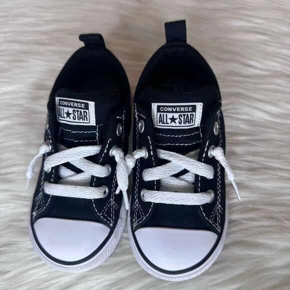 Converse Chuck Taylor Street (Little Kid) Sneaker, Black/White/Black Size 7 - Picture 2 of 9